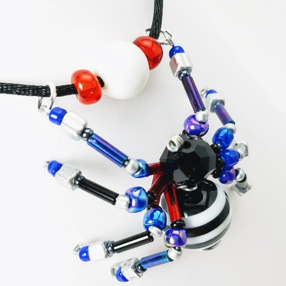 Halloween Spider Necklace, Spooky, Beaded Jewelry, Costume Accessory, Goth Style - Picture 7 of 7